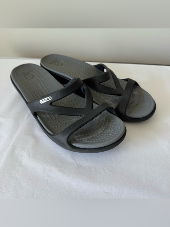 CROCS Shoes - CROCS Size 7 Women’s Black Sandals